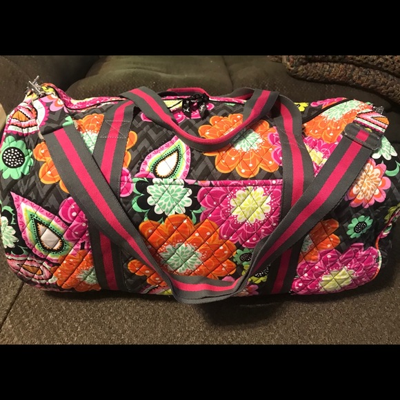 Vera Bradley Handbags - Vera Bradley Duffle⬇️⬇️♨️